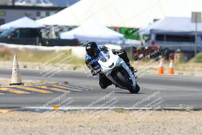 media/Apr-13-2024-SoCal Trackdays (Sat) [[f1617382bd]]/7-Turn 2 (1125am)/